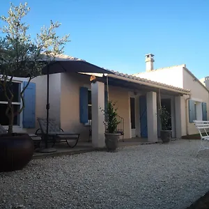  Hébergement de vacances Lieu Paisible Aux Pieds Des Alpilles Parking Privé France
